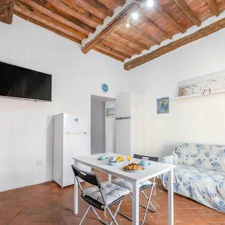 Apartmán Bilocale - Goelba *